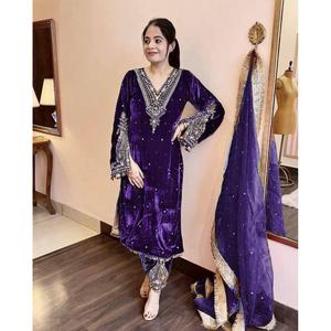 Top en velours de viscose pure de créateur Plazzo & Dupatta pour la fête Autres accessoires ethniques Look Heavy & Elegant - Product Image 3