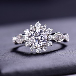Luxury Romantic Flower Shape Diamond Ring S925 Silver Vintage Wedding Engagement Ring IGI Certified VVS Diamond Fine Jewelry - Product Image 4