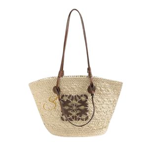 Bolso de Rafia Tejido a Mano con Detalle de Anagrama en Cuero – Bolso de Paja Artesanal para el Verano y la Playa - Product Image 1