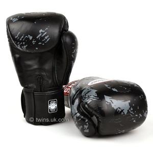 นวมชกมวยรุ่นล่าสุด สีดำและสีเทา หนังวัวแท้ 100% สำหรับฝึกซ้อม MMA มวยไทย ยี่ห้อ Twins - Product Image 2