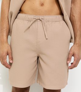 Shorts de sport décontractés pour hommes, séchage rapide, respirants, 100 % polyester, taille mi-haute, avec cordon de serrage, motif uni - Product Image 2