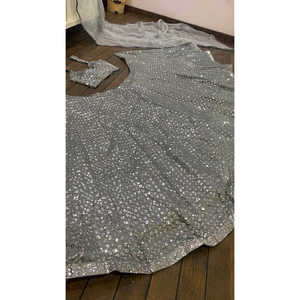 Lehenga choli ชุดปาร์ตี้ออกแบบโดยดีไซเนอร์สำหรับผู้หญิง - Product Image 4