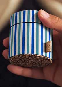 Brûleur d'encens en bois élégant avec un design extérieur artistique pour une fragrance d'ambiance raffinée et une ambiance paisible - Product Image 5