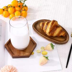 Bandeja de desayuno ecológica de madera de acacia con asas laterales para transportar fácilmente café, té y aperitivos. - Product Image 2