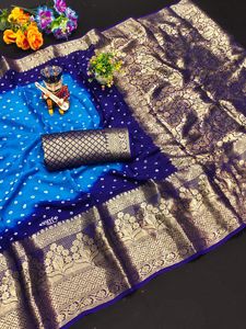 Sari Kanjivaram de Seda Puri con Borde de Zari Pesado - Product Image 5