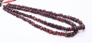 Perles de grenat naturel du Mozambique lisses et brutes, 6-7 mm, grenat rouge uni, perles roulées, brin de 16 pouces, grenat du Mozambique irrégulier - Product Image 3