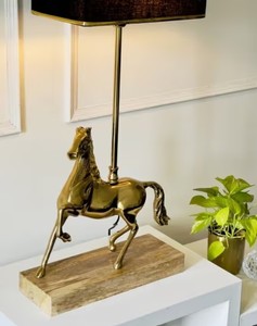 Lámpara de Mesa Estilo Granja con Diseño de Caballo y Pantalla de Tela |   Portalámparas Simple E27/B22 |   Iluminación Decorativa para Hoteles de Lujo - Product Image 2
