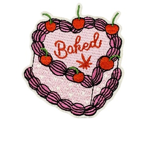 แพทช์ปักสำหรับกระเป๋า แพทช์ปักสำหรับผ้ายีนส์ 420 Stoner Era Frog Axolotl Baked Cake Lips Lighter Leaf Pink - Product Image 1