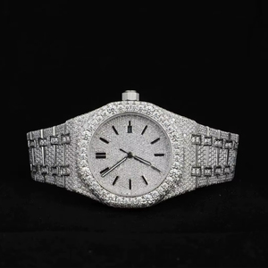 Montre-bracelet analogique de luxe personnalisable pour homme, avec diamants Moissanite de clarté VVS, mouvement à quartz et cadran en cristal saphir - Product Image 1