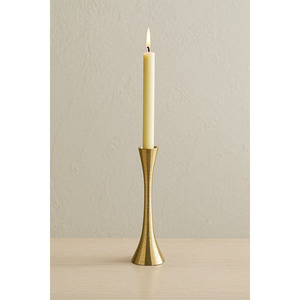 Élégant support de bougie conique doré avec finition texturée côtelée, design élégant en forme d'heure de nuit, parfait pour la décoration de maison de luxe et les événements. - Product Image 1