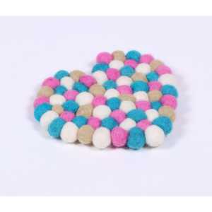 Juego de 4 Posavasos de Fieltro en Forma de Corazón Hechos a Mano para Promociones - feltandwool - Product Image 1