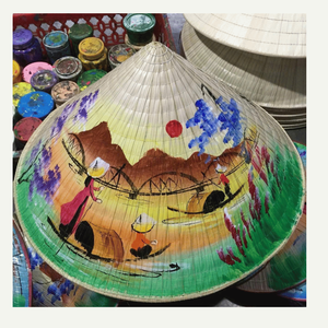 Sombrero Cónico Tradicional Vietnamita Hecho a Mano con Hojas de Palma Non La, Sombrero Cultural - Product Image 6