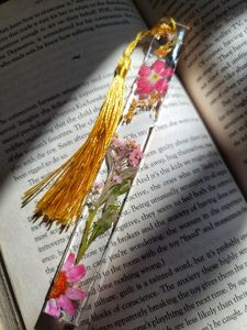 Marcapáginas de Resina con Flores Secas Hechos a Mano, Diseño Art Deco Brillante Personalizado, Regalo Decorativo para Estudiantes y Maestros, Diwali - Product Image 3