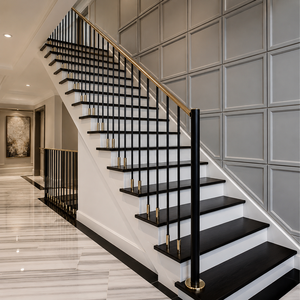 Escalera moderna en blanco y negro con pasamanos dorados, escaleras interiores de lujo con barandilla metálica para diseño de interiores de villas y casas. - Product Image 2