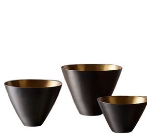 Cuencos con acabado negro y dorado Cuencos de calidad alimentaria de Metal para frutas y dulces de alta calidad Cuencos de frutas secas para fiestas usadas en hoteles - Product Image 1