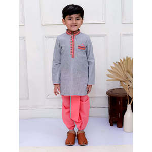 Conjunto de Kurta de Algodón a Rayas de Manga Larga para Niño con Pantalones Dhoti Gris y Coral, Lehenga Choli y Saree Cosidos y Elásticos - Product Image 1