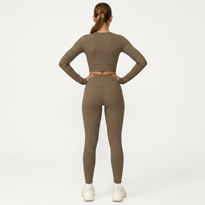 Ensemble de yoga côtelé sans couture pour femme avec logo personnalisé, haut court à manches longues et leggings taille haute, OEM ODM, vente en gros, ensembles de yoga légers - Product Image 6