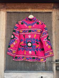 Veste bomber vintage du Rajasthan |   Broderie Suzani en coton bohème faite à la main |   Veste réversible écologique respirante pour femmes - Product Image 6