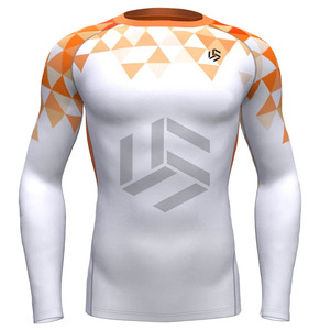 Camiseta de compresión de diseño y talla personalizados para hombre, traje elástico ajustado para entrenamiento, camiseta deportiva, camiseta de fitness, camiseta protectora contra erupciones cutáneas para hombre - Product Image 4