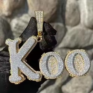 Pendentif unisexe plaqué or jaune, inspiré des diamants, bijou hip-hop pour un style avant-gardiste - Product Image 2