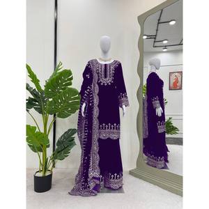 Ensemble de costume de soirée avec broderie et travail de sequins, taille XL - Product Image 3