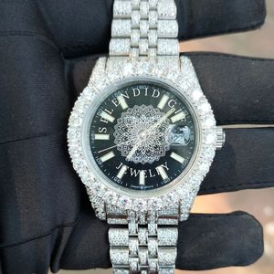 Splendide montre de luxe pour homme avec cadran en cristal saphir, mouvement à quartz ETA, boîtier de 28 mm, bracelet en moissanite argentée, bijou cadeau - Product Image 6