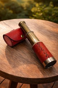 Telescopio de Mano de Latón Sólido de 6'' con Estuche Cilíndrico de Cuero Marrón, Telescopio Náutico Funcional para Navegación Pirata - Product Image 3