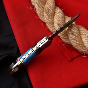 Cuchillo de Combate de Acero de Damasco con Punta Caída, Mango Azul, Empuñadura de Madera, Borde Recto, OEM/ODM, 6.5 Pulgadas de Longitud Total - Product Image 5