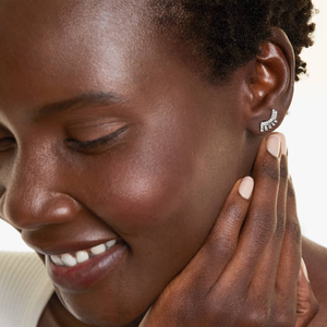 Boucles d'oreilles clous en argent 925 avec diamants Moissanite, taille ronde, éclat brillant, style élégant et intemporel, bijoux fins, cadeau d'anniversaire - Product Image 3