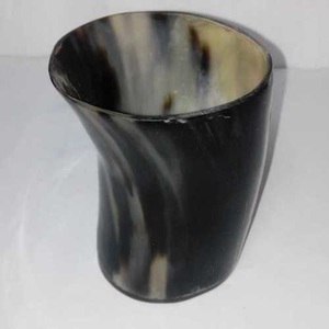 Verre à bière en corne naturelle de qualité supérieure, fait main, couleur naturelle, à prix bas pour l'exportation indienne, taille personnalisée - Product Image 1