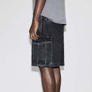 กางเกงยีนส์ขาสั้นผู้ชายสไตล์คลาสสิก ใส่สบาย เหมาะสำหรับฤดูร้อน ใส่ได้ทุกวัน น้ำหนักเบา ทันสมัย สไตล์สตรีทแฟชั่น - Product Image 3