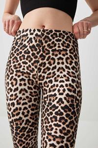 Leggings Deportivos de Cintura Media con Estampado de Leopardo para Mujer, Transpirables, Antibacterianos, Gruesos, para Yoga, Running y Fitness, Venta al Por Mayor Personalizada - Product Image 3
