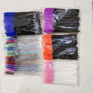 แปรงปัดขนตาแบบใช้ซ้ำได้ ด้ามจับพลาสติก ขนแปรงนุ่มพิเศษ สำหรับทำความสะอาดขนตาและคิ้ว อุปกรณ์แต่งหน้าสำหรับต่อขนตา - Product Image 1