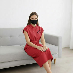 Conjunto de faldas personalizadas OEM de alta calidad para mujer, top corto con capucha y estampado de logotipo informal, conjunto de faldas con capucha para invierno. - Product Image 3