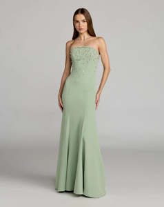 Robe de soirée élégante sans bretelles vert sauge perlée, coupe fourreau, longueur ras du sol, en satin anti-plis à motif géométrique - Product Image 4