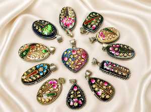 Colgantes de Aleación de Plata Tibetana con Incrustaciones de Perlas de Imitación y Dijes de Flores Vintage, Joyería Unisex con Engaste de Bisel, Regalo - Product Image 1