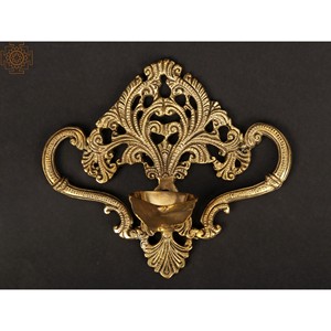 Diya ritual de latón hecho a mano de 7 pulgadas para decoración del hogar, colgante de pared y Templo hecho en La India - Product Image 1