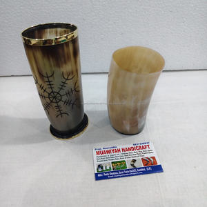 Verre en corne de bœuf de qualité supérieure, gravé et orné d'un anneau en laiton, verre à boire double face en corne de bœuf Viking pour les fêtes - Product Image 1