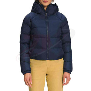 Veste matelassée à capuche pour femme avec rembourrage doux et isolant, manteau d'hiver léger et chaud pour un usage quotidien en extérieur, manches longues - Product Image 1