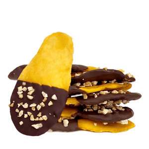 Mangues séchées en tranches enrobées de chocolat avec miettes de noix, en-cas aux fruits, emballage personnalisé OEM ODM, vente en gros - Mme Grace - Product Image 1