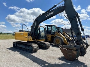 Excavatrice sur chenilles JD 120D basse heure bien entretenue garantie d'un an avec noyau de fixation du godet, pompe à moteur incluse - Product Image 3