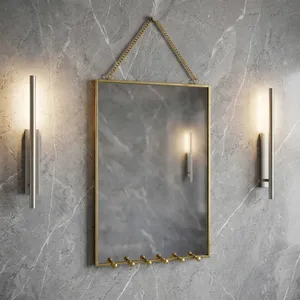 Miroir mural rectangulaire en laiton au design artisanal avec chaîne de suspension et crochets inférieurs, miroir décoratif moderne et minimaliste, finition laiton - Product Image 4