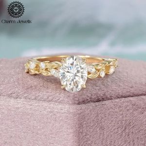 เครื่องประดับเพชรโมอิสเจียระไนทรงรีสำหรับผู้หญิงแหวนหมั้นชุบทอง18K ดีไซน์รูปวงรีของพืชโรแมนติก - Product Image 1