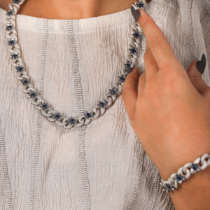 สร้อยคอเงินแท้ 925 ประดับไพลินสีน้ำเงินและมอสซาไนต์ ดีไซน์แบบ Cuban Link  ตกแต่งลายดอกไม้สุดหรู - Product Image 4