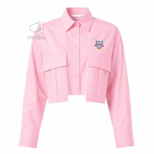 Chemise de travail formelle pour femmes Gamma Phi Delta, chemisier professionnel à boutons pour les réunions d'affaires et le port au bureau - Product Image 1