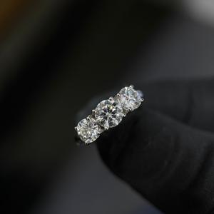 Anillo de Diamantes Redondos Cultivados en Laboratorio, Tres Piedras, 1.50 Ct en el Centro con 0.65 Ct en Cada Lado, Oro de 14K, Certificado IGI, Anillo de Compromiso/Boda - Product Image 5