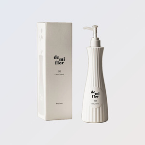 Lotion corporelle au lait de chèvre Demiflo 212 Citrus Nomad 250ml Fabriqué en Corée - Product Image 1