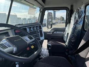 Tractor de Transporte por Carretera con Motor Diésel, Configuración de Cabina 6x4 para Movimiento de Carga Comercial - Product Image 4