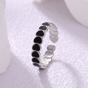 Bague cœur en acier inoxydable plaqué or 18 carats pour femme - Product Image 3