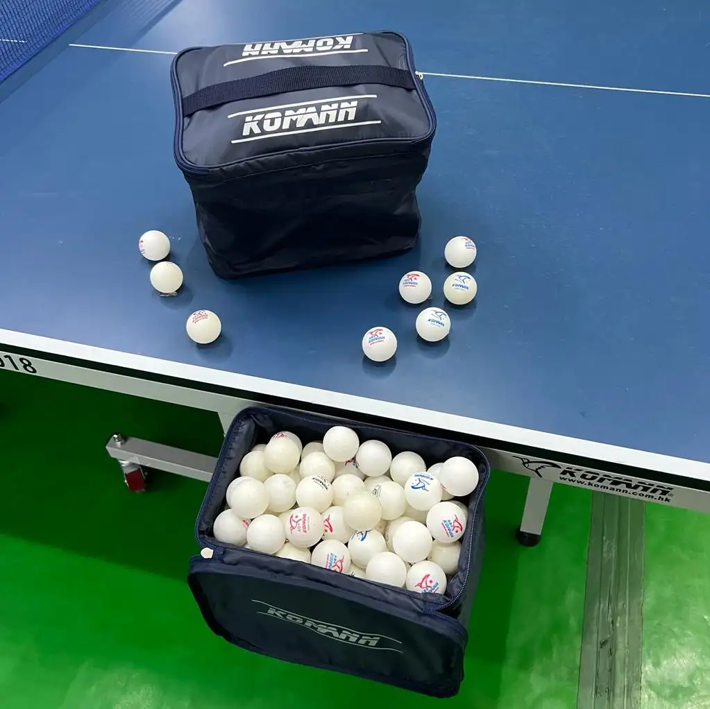 Support de balle de ping-pong populaire de couleur bleue magnétique de Komann pour l'entraînement de tennis de table